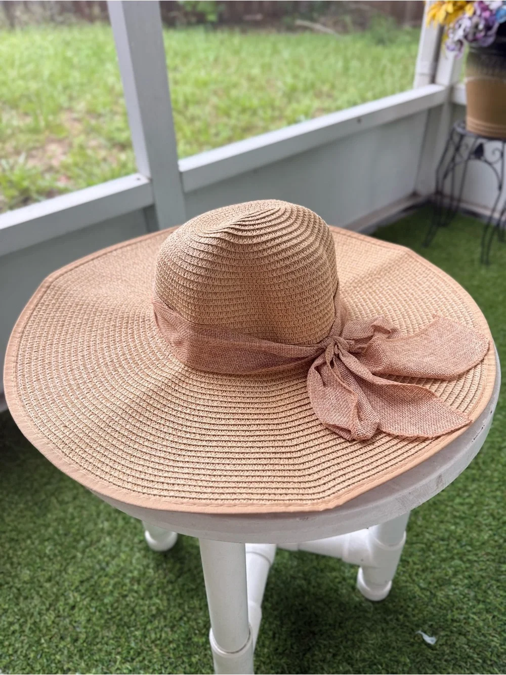 Amazon Essentials Straw Floppy Sun Hat with Bow - Tan
